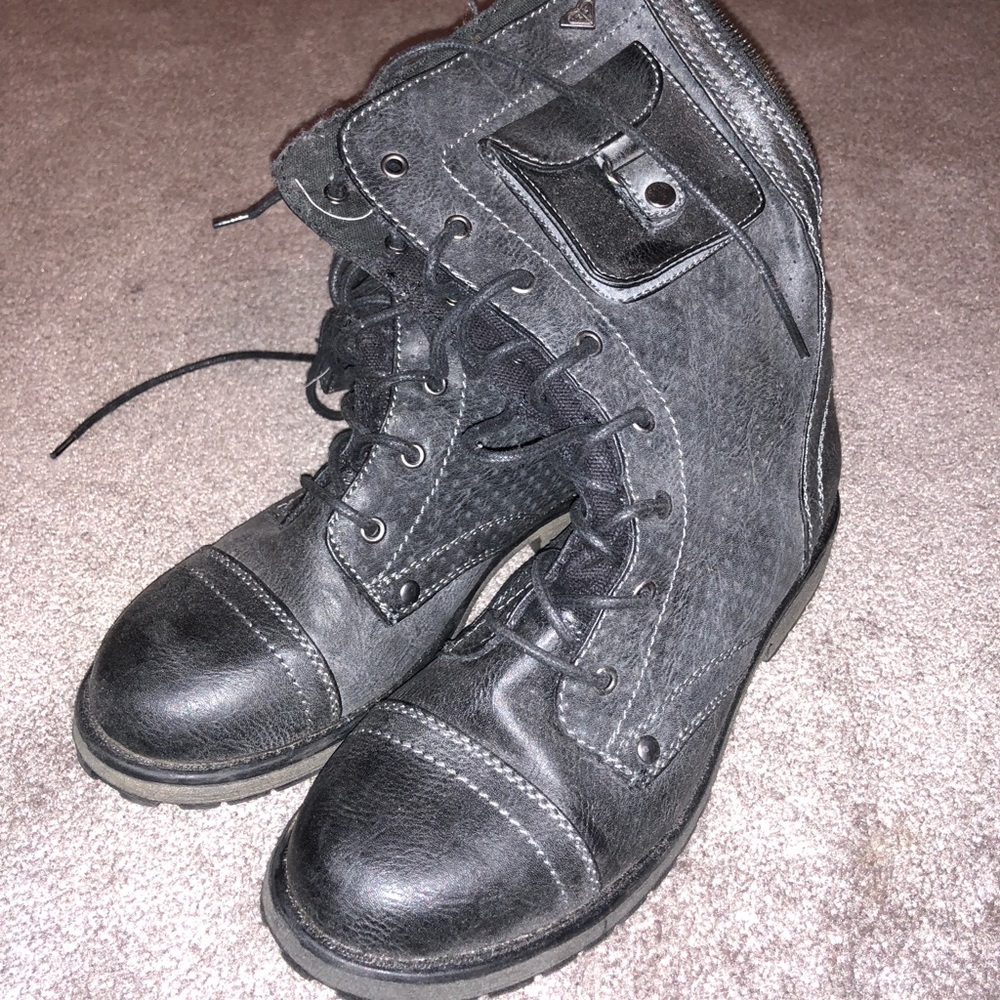 Women’s shoes